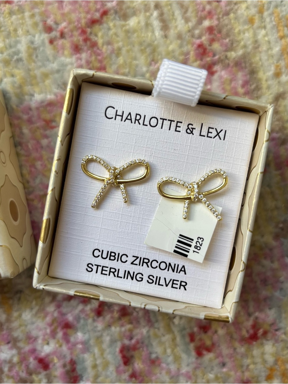 NWT Charlotte & Lexi \\ gold bow earrings